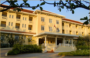 Raffles Grand Hotel d'Angkor